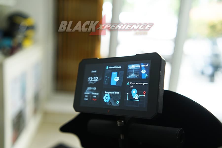 Black Room : Smart Riding Assist, Gaya Komunikasi Antar Rider di Komunitas Motor