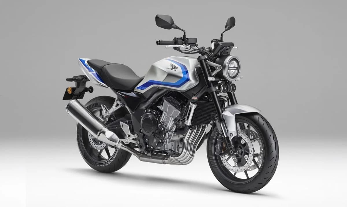Honda CB400 Super Four E-Clutch Meluncur, Legenda 4 Silinder Yang Terlahir Kembali