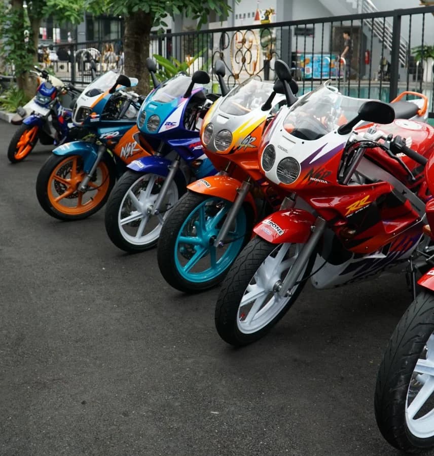 Lautan Two Stroke Enthusiast Gass Bareng Bukberide dari City Riding, Edukasi, hingga Charity