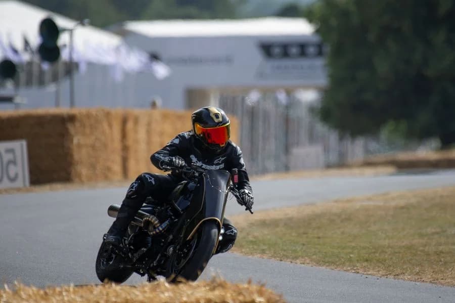 Royal Enfield Shogun 650 Rough Craft Cuma 100 unit?