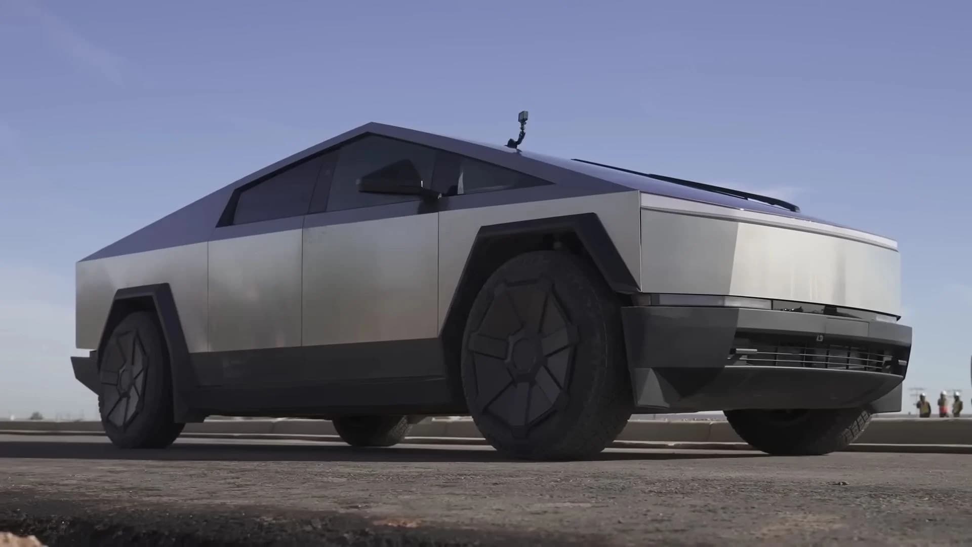 Tesla Cybertruck Berubah Jadi Monster Off-Road! Garapan Unplugged Performance Taklukkan Segala Medan